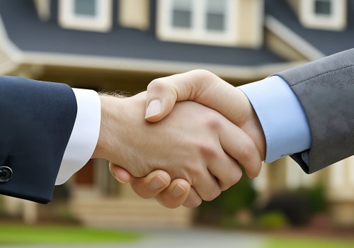 When to Book Your Removals: Before or After Exchange?